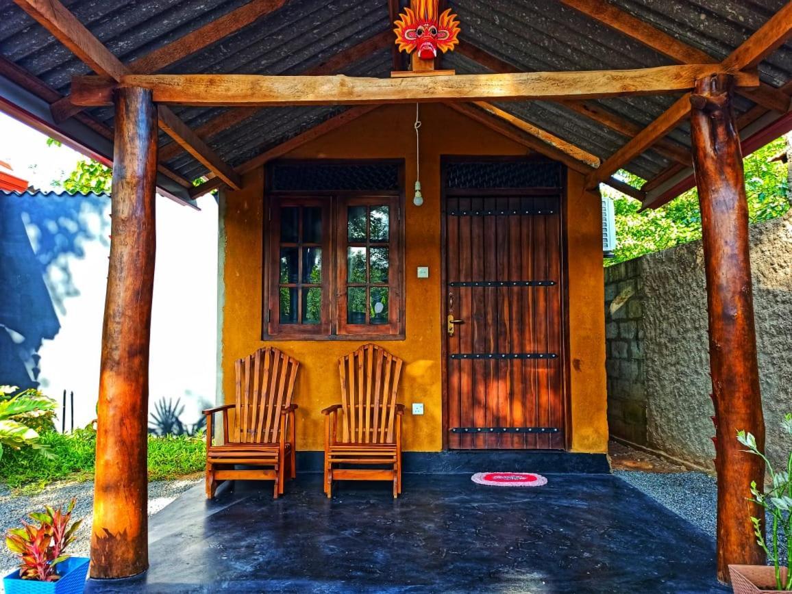 Dimuthu Homestay Udawalawe Bagian luar foto